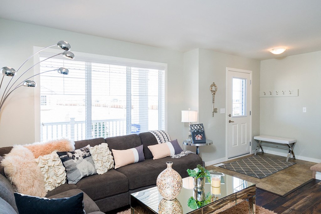 Living Room at 100 Southview Crescent