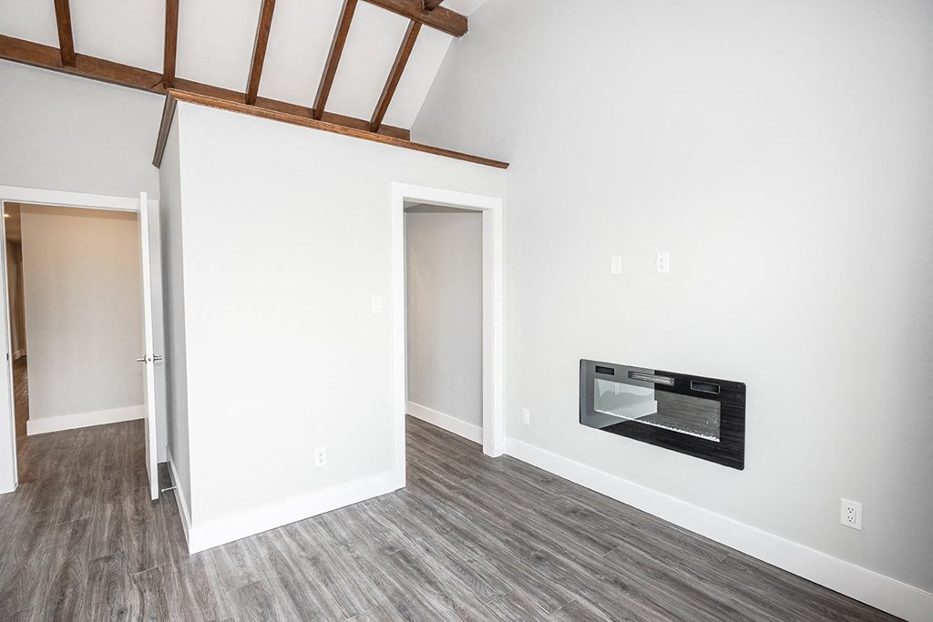 883 Grosvenor Avenue