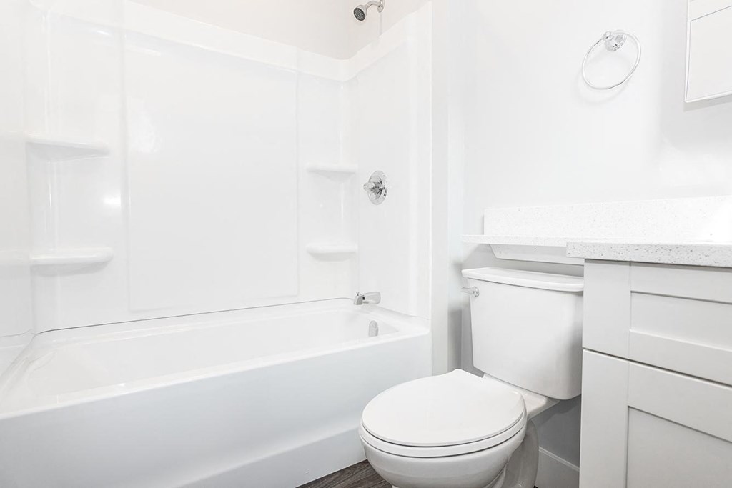 883 Grosvenor Avenue