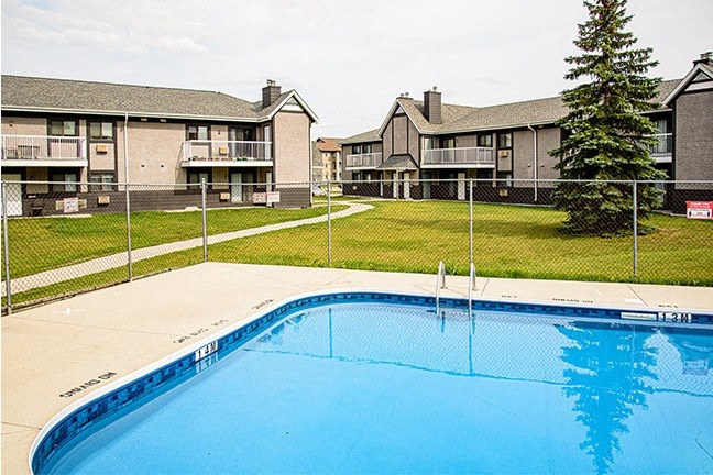 Polo Club Townhomes - 812 Allegheny Drive