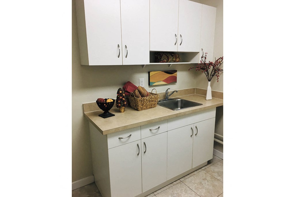 Kitchen at 641 Westminster Apartment Suites