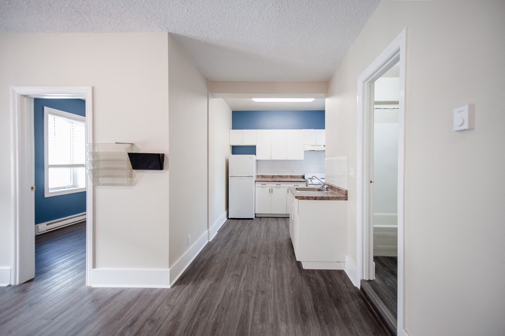 389 Balmoral Apartment