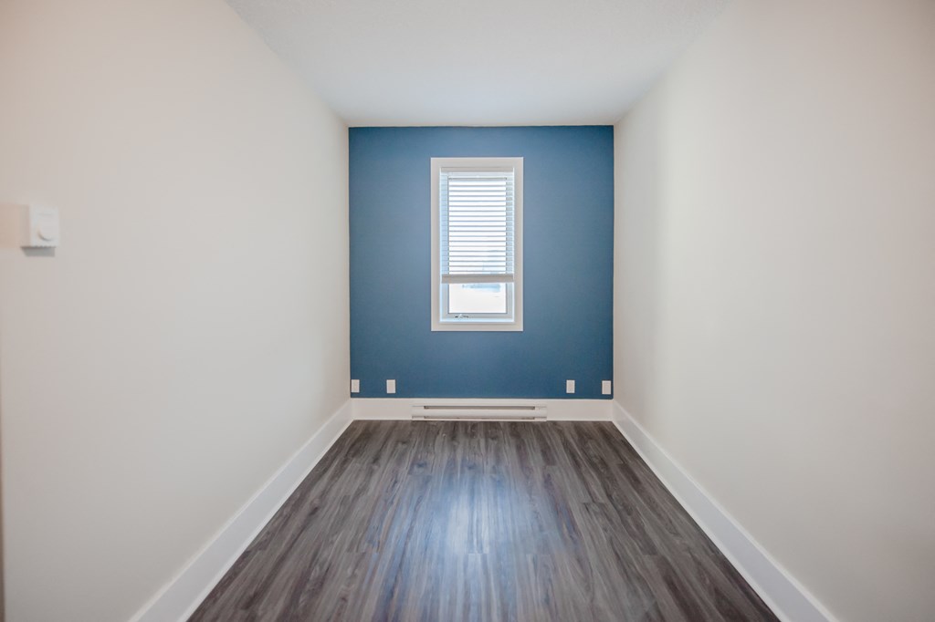 389 Balmoral Apartment