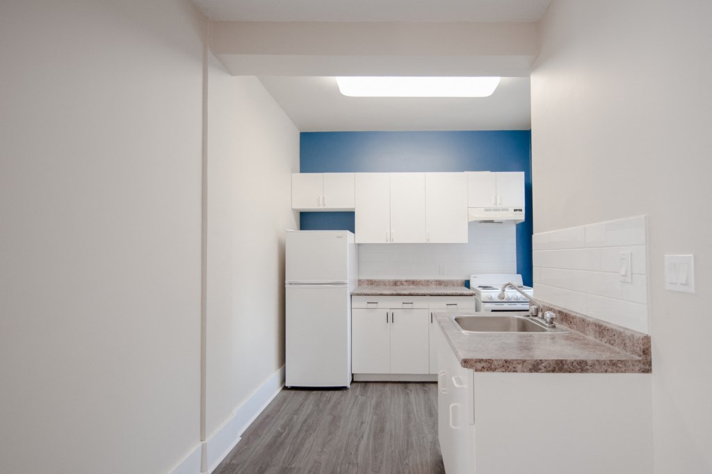 389 Balmoral Apartment