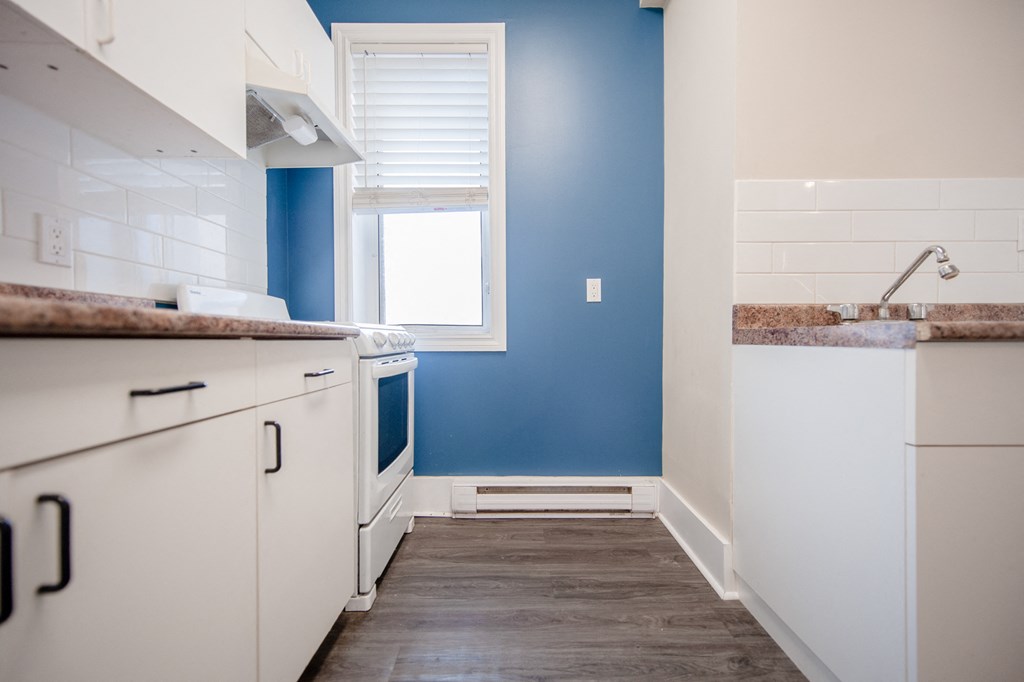 389 Balmoral Apartment