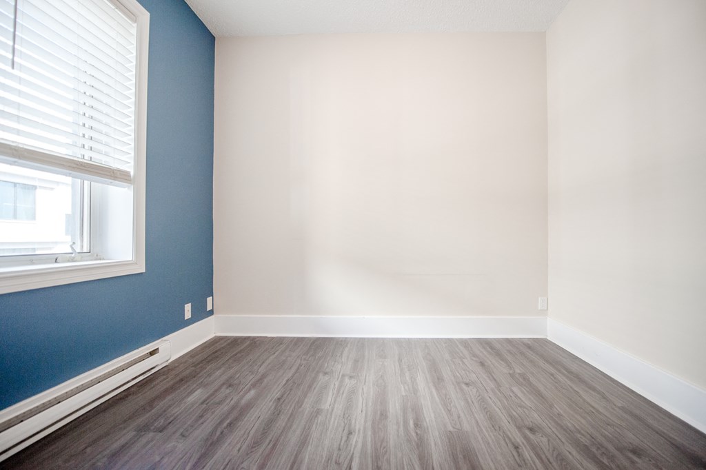 389 Balmoral Apartment