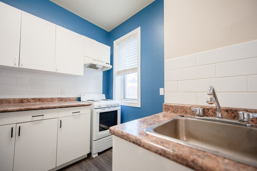 389 Balmoral Apartment