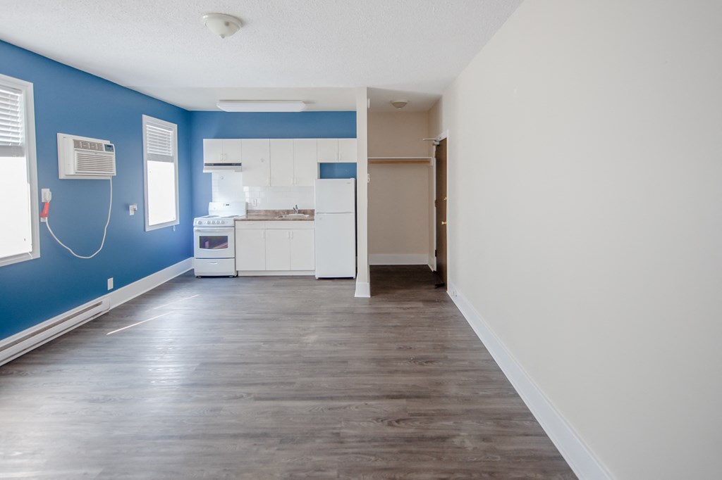 Renovated Studio 389 Balmoral Apartment