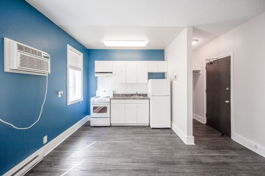 389 Balmoral Apartment