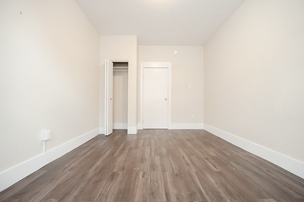 Bedroom at 641 Westminster Apartment Suites for rent in Wpg