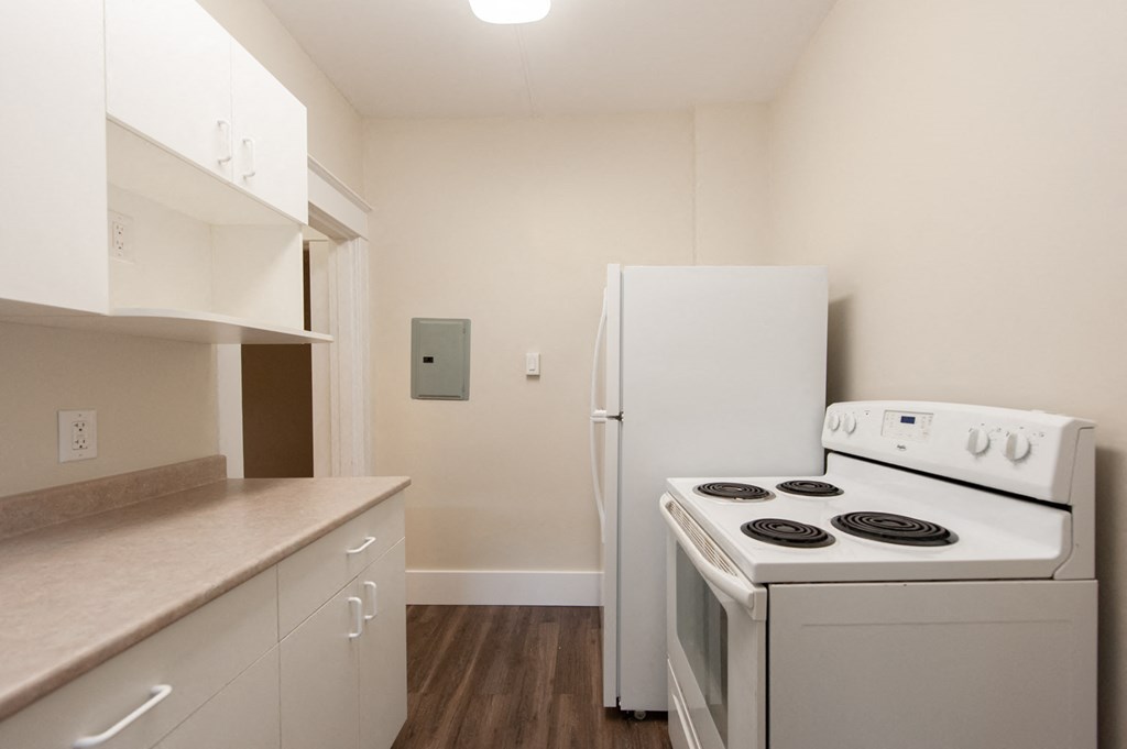 Kitchen at 641 Westminster Apartment Suites