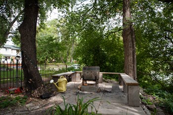 Exterior of Building Backyard at 812 Wolseley Luxury Apartment Suite for rent in Winnipeg - Photo Gallery 5