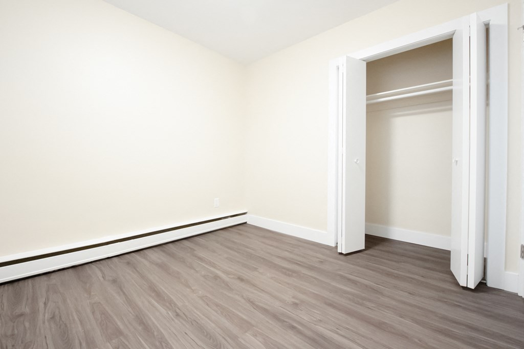 Bedroom at 585 Corydon Apartment Suites for rent