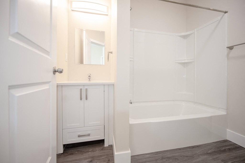 745 Wolseley Apartment