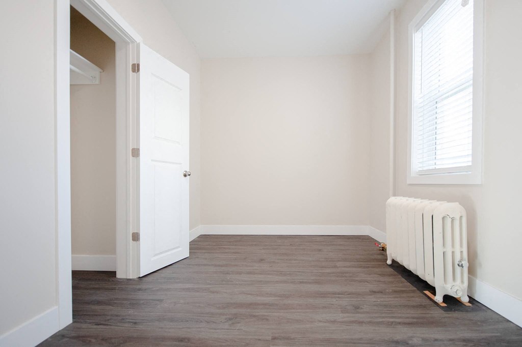 745 Wolseley Apartment