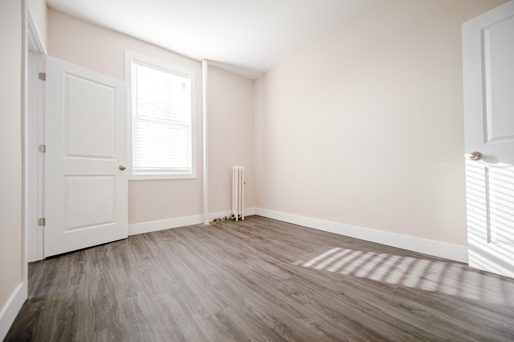 745 Wolseley Apartment