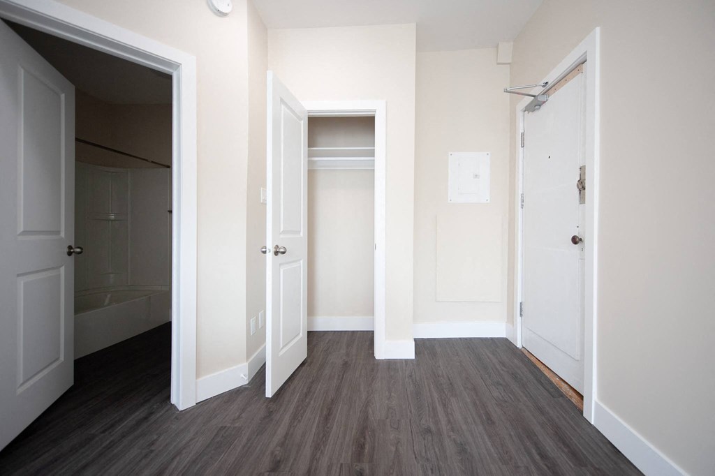 745 Wolseley Apartment