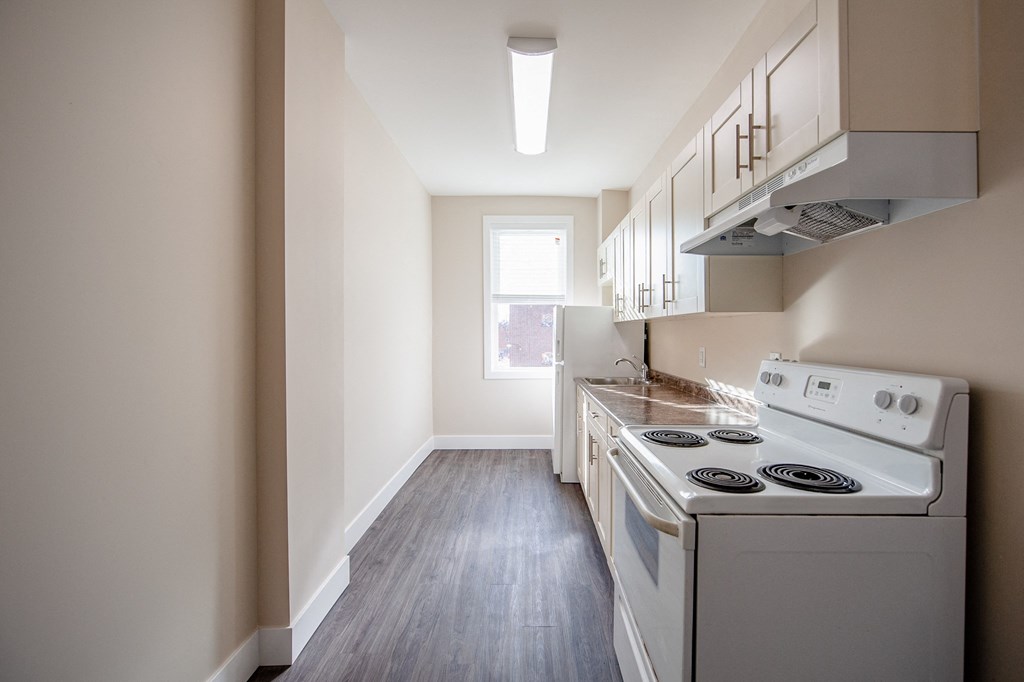 745 Wolseley Apartment