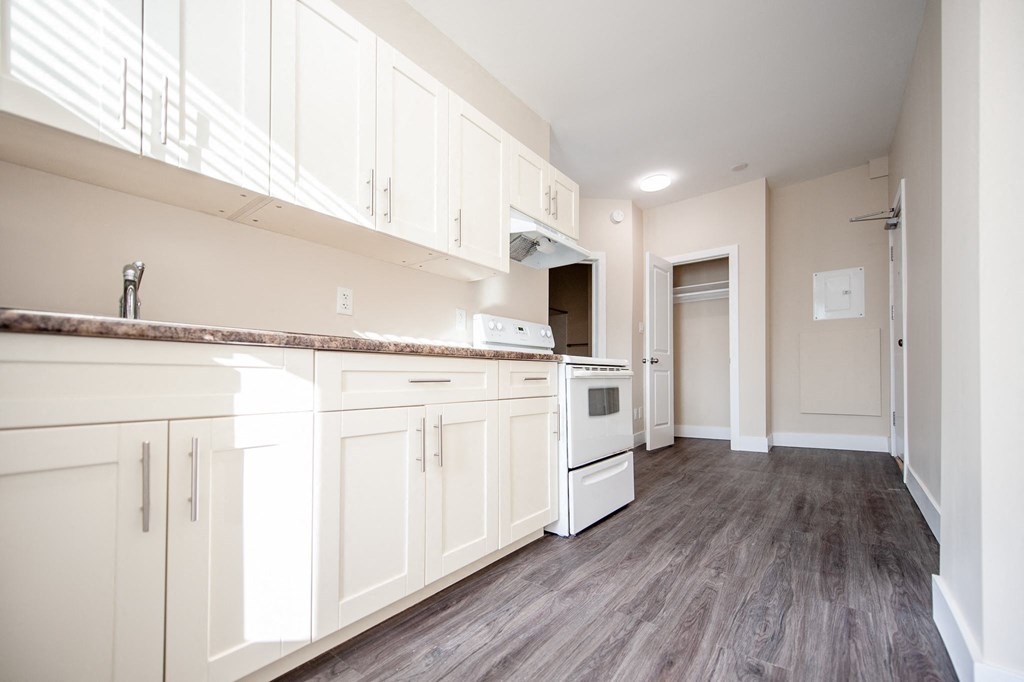 745 Wolseley Apartment