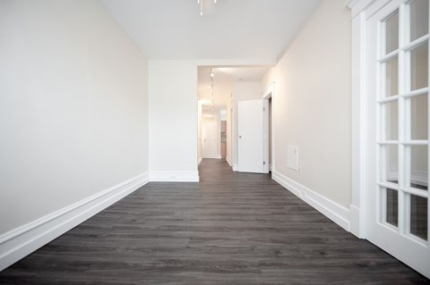 Renovated Two Bedroom 349 Daly Apartment