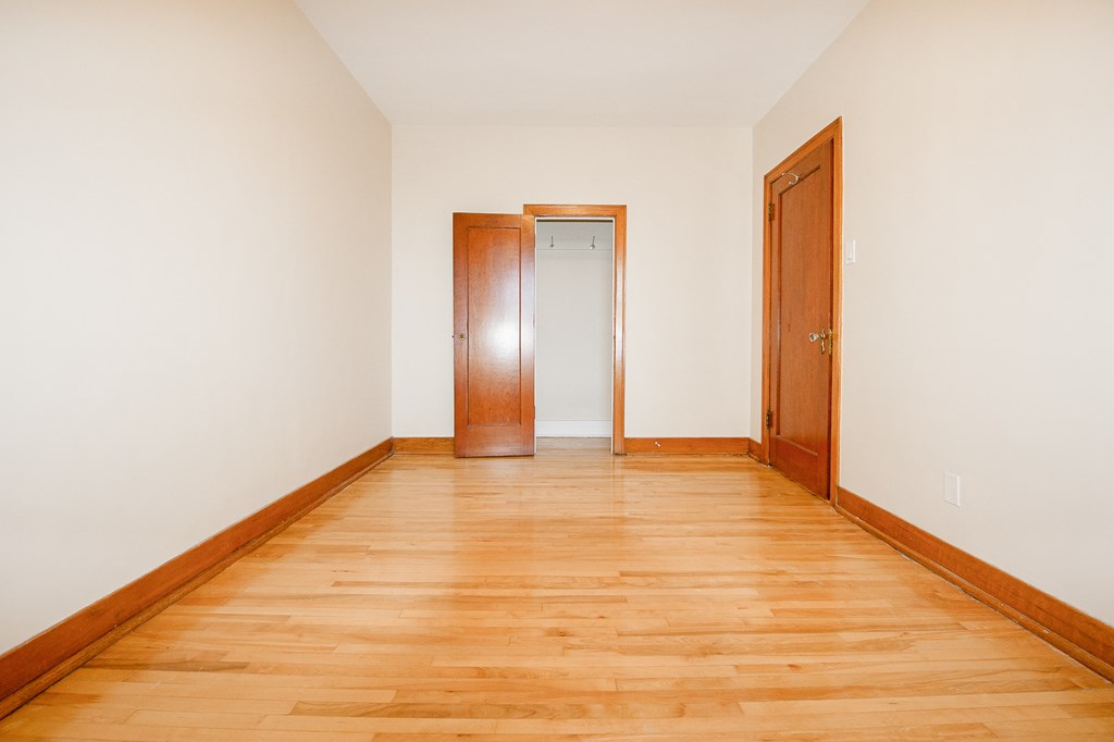 370 Stradbrook Apartment