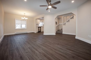 Renovated Three Bedroom 109 Clarke Duplex House Rental - Photo Gallery 4