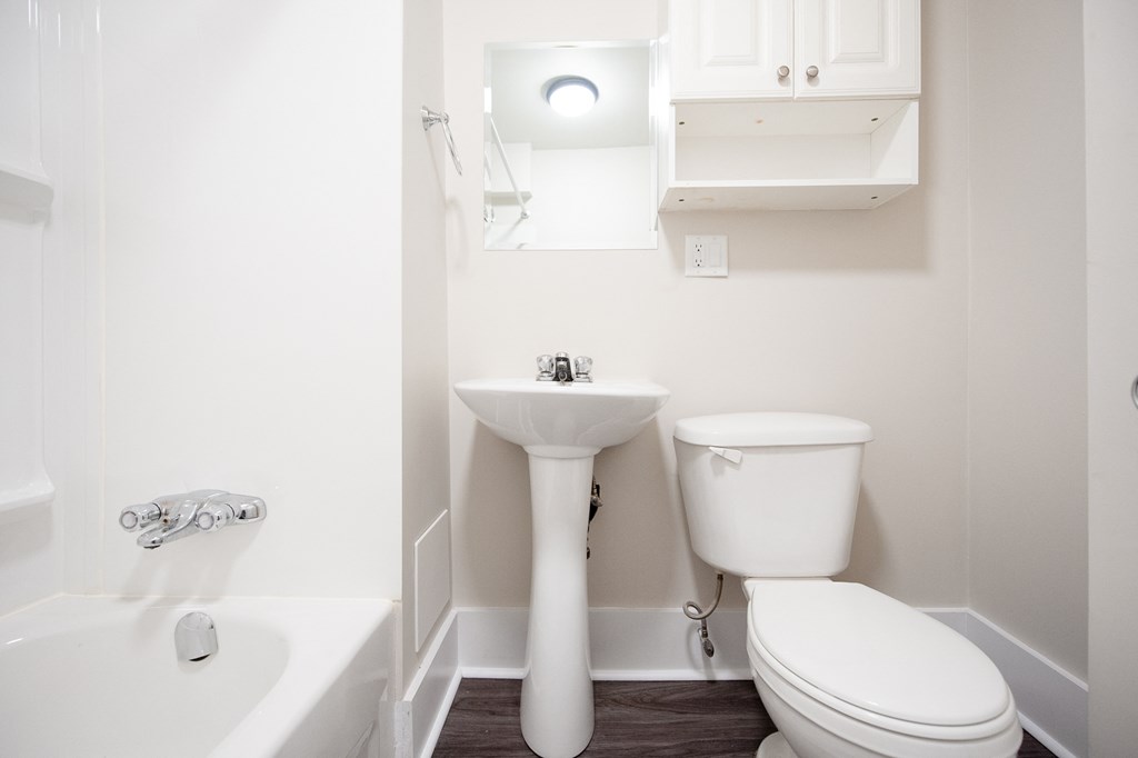 389 Balmoral Apartment