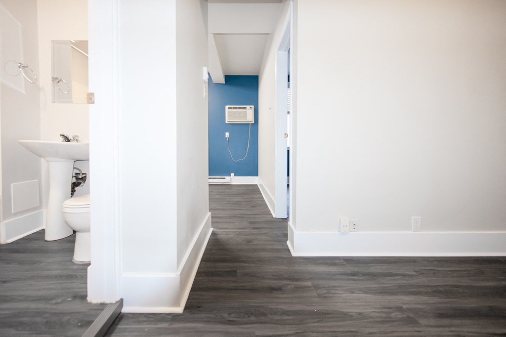 389 Balmoral Apartment