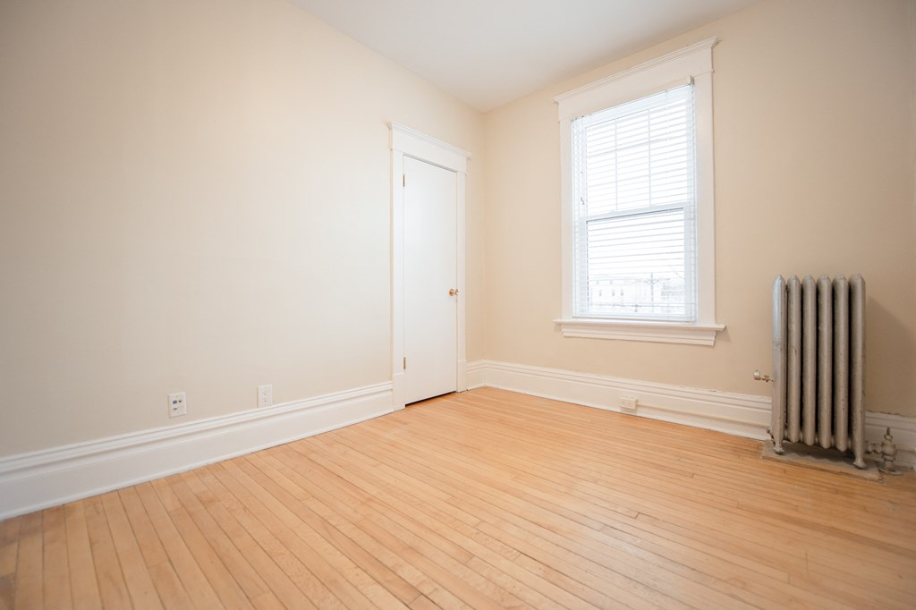 Bedroom at 980 Wolseley Apartment Suites for rent in Winnipeg, Manitoba, Canada