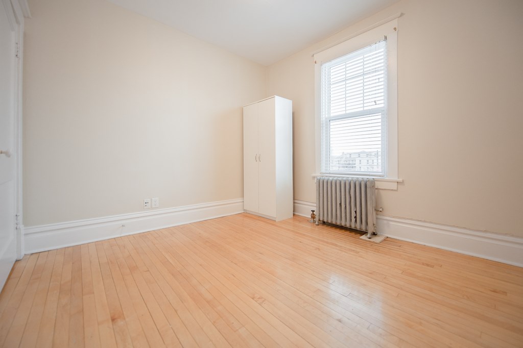 Bedroom at 980 Wolseley Apartment Suites