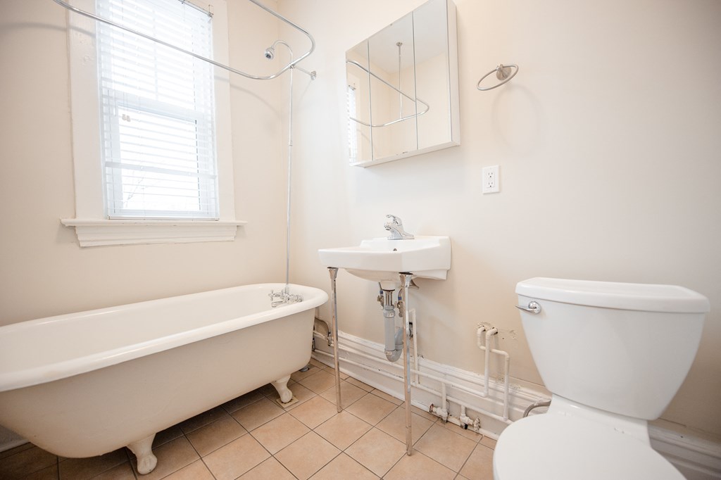 Bathroom at 980 Wolseley Apartment Suites for rent in Winnipeg