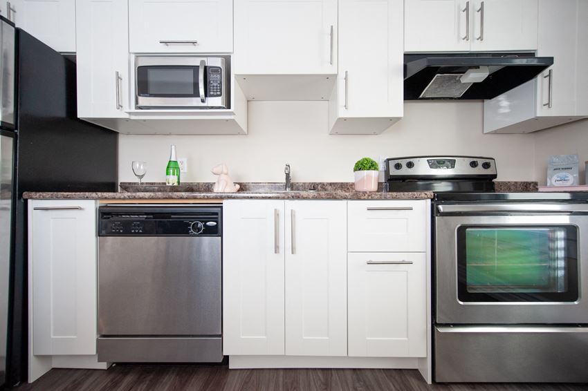 Renovated Three Bedroom 378 Stradbrook Duplex House Rental