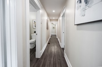 Renovated Three Bedroom 378 Stradbrook Duplex House Rental - Photo Gallery 6