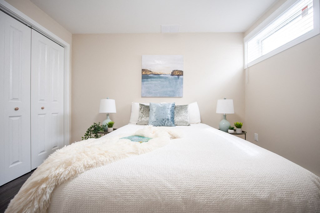 1 Bedroom with Closet at 5 Valhalla Apartment, Apartments for Rent in Winnipeg