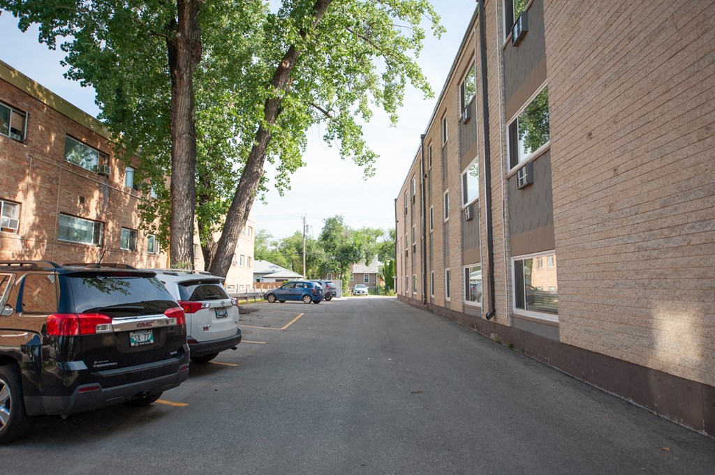 333 Edison Apartment Parking