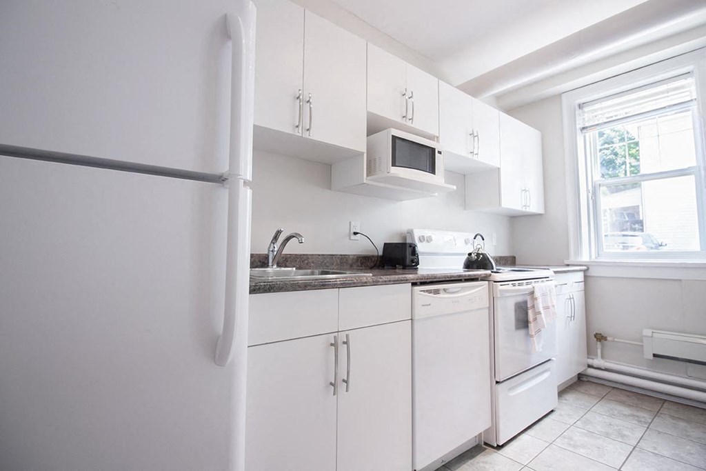 195 Cathedral Apartment