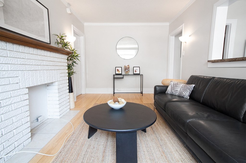 195 Cathedral Apartment