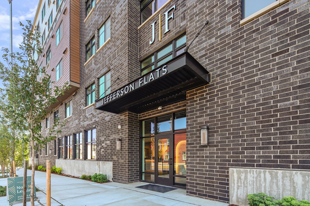 the building in which the hotel is located