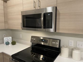 Microwave  at Jefferson Flats, Tacoma, WA, 98402