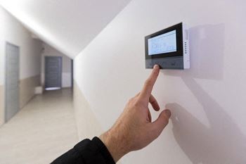 Electronic Thermostat  at Jefferson Flats, Washington, 98402