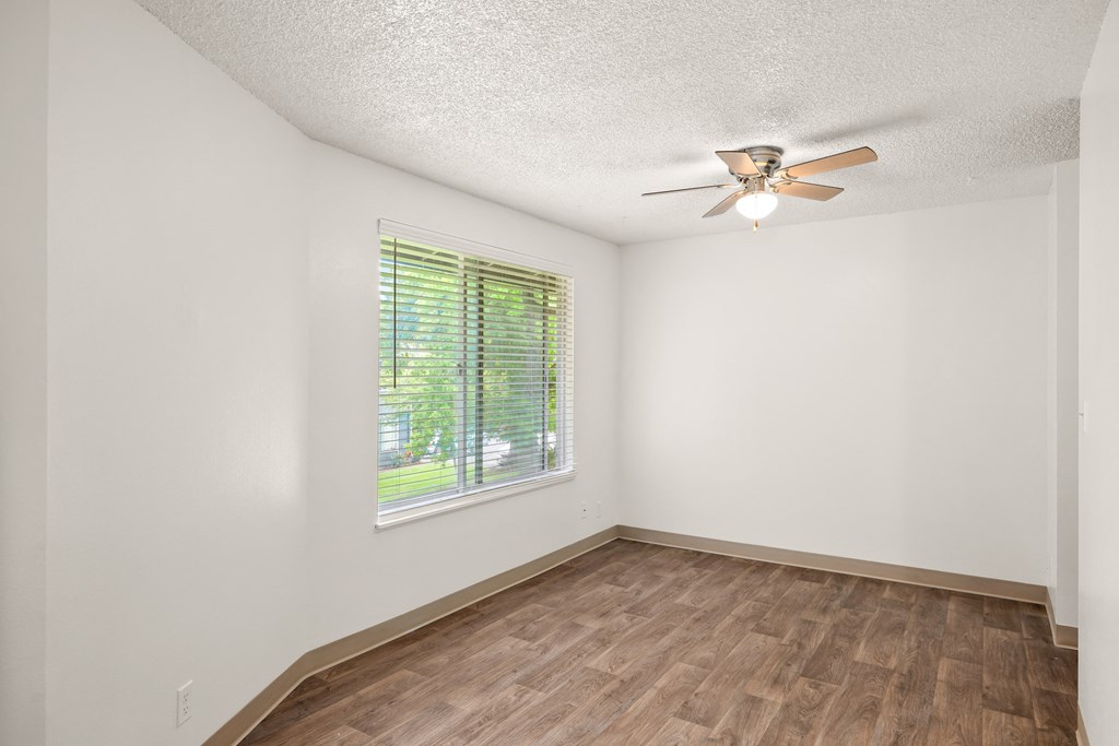 Centennial Apartments l Springfield, OR l  Dining