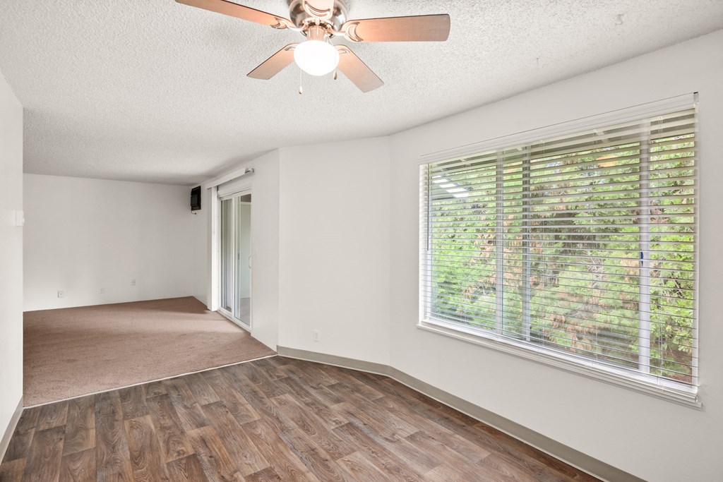 Centennial Apartments l Springfield, OR l  Dining