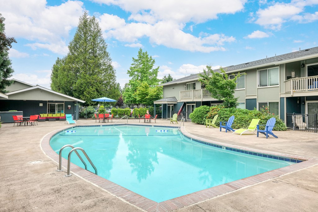 Centennial Apartments l Springfield, OR l  Pool