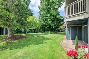 Greenbelt l Centennial Apartments l Springfield, OR Centennial Apartments l Springfield, OR l Greenbelt - Photo Gallery 4