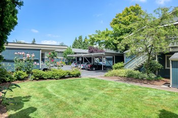 Greenbelt l Centennial Apartments l Springfield, OR Centennial Apartments l Springfield, OR l Greenbelt - Photo Gallery 5