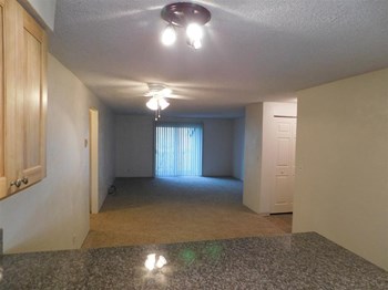 2555 Gateway Street Studio-2 Beds Apartment for Rent - Photo Gallery 2