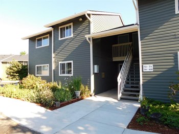 2555 Gateway Street Studio-2 Beds Apartment for Rent - Photo Gallery 6