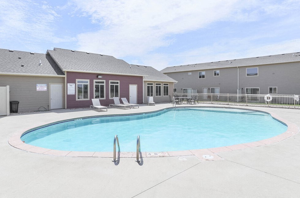 Diamond Field  swimming pool nts for rent