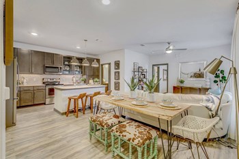3001 Crockett Street Studio-2 Beds Apartment for Rent - Photo Gallery 38