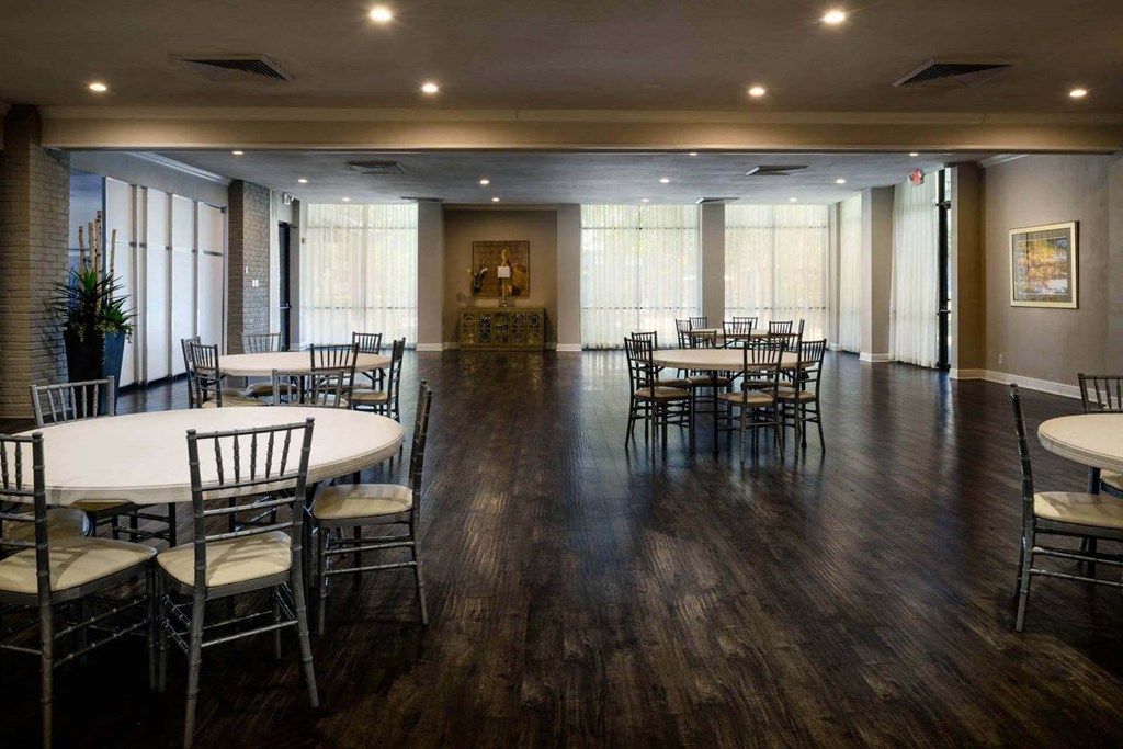 Clubhouse Dining at Park at Voss Apartments, The Barvin Group, Houston, 77057